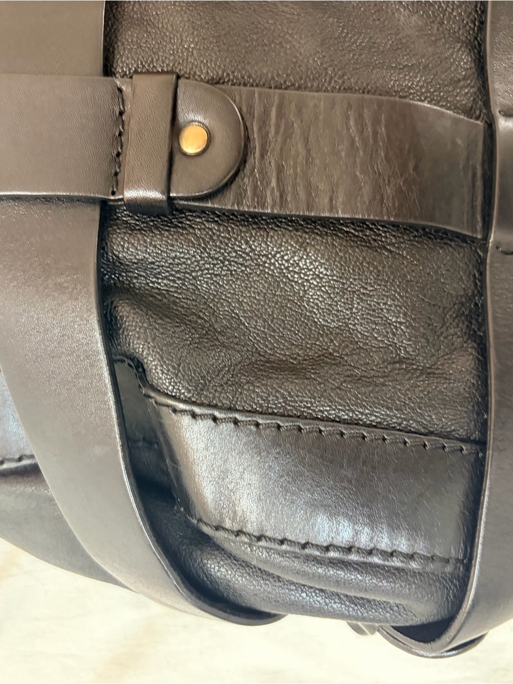 Chloé Black Leather Shoulder Bag with Gold Hardware - Picture 7 of 9